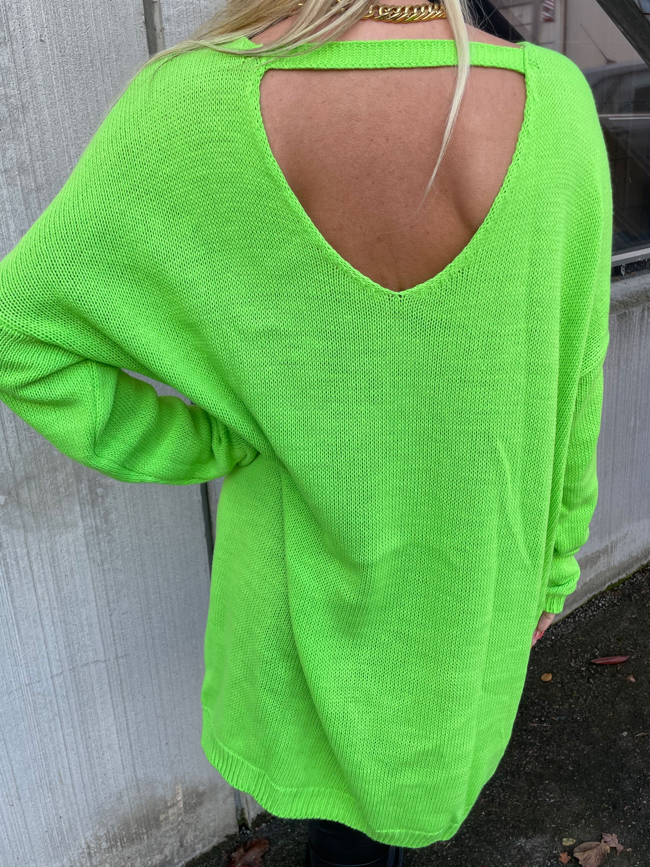 Stella - Simpel strikkjole med dyb ryg